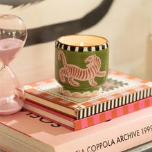 Charger l'image dans la galerie, Bougie parfumée "Tiger"