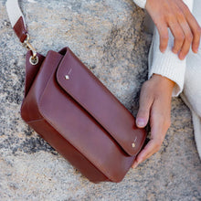 Charger l'image dans la galerie, Pochette Emilie cognac