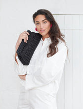 Charger l'image dans la galerie, Pochette Anouk Raphia noir - Maradji