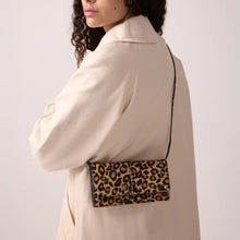 Charger l'image dans la galerie, Pochette Gina Léopard