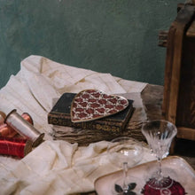 Charger l'image dans la galerie, Plateau émaillé coeur - Rose