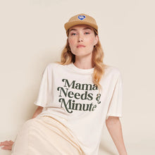 Charger l'image dans la galerie, T-shirt adulte - Mama needs a minute écru