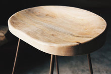 Charger l'image dans la galerie, Tabouret en manguier