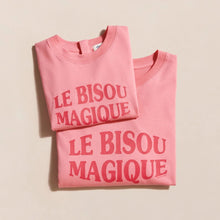Charger l&#39;image dans la galerie, T-shirt femme - Le bisou magique
