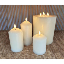Charger l&#39;image dans la galerie, Set de 3 bougies piliers LED ivoire
