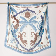 Charger l&#39;image dans la galerie, Foulard &quot;Tiger in the palmeraie&quot; Bleu orage

