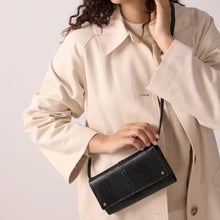 Charger l&#39;image dans la galerie, Pochette Gina noir lézard
