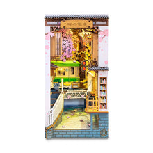 Charger l&#39;image dans la galerie, Maison miniature Rolife - Booknook Sakura Densya
