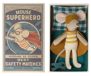 Souris Super héros, Petit Frère et sa boîte assortie - Maileg