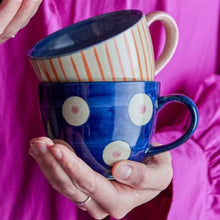Charger l&#39;image dans la galerie, Tasse Eviaya bleu pois rose
