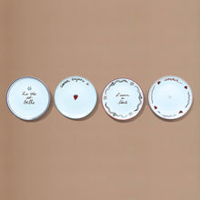 Charger l&#39;image dans la galerie, Set de 4 assiettes dessert amour en liberté
