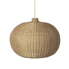 Charger l'image dans la galerie, Suspension en rotin Belly - Ferm Living
