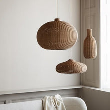 Charger l'image dans la galerie, Suspension en rotin Belly - Ferm Living
